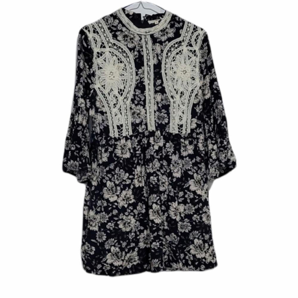 Entro Navy Floral Lace 3/4 Flutter Sleeve Boho Tunic Top